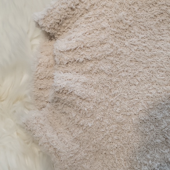 Sweater - Picture 4 of 6